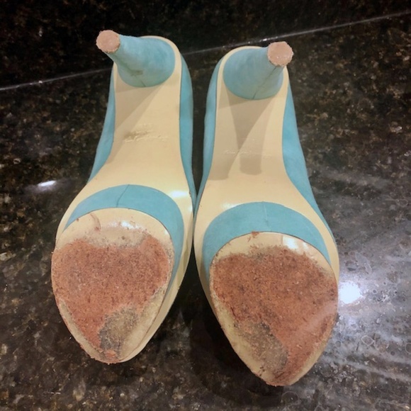 *SOLD* Elizabeth & James Mason Teal Suede Platform Pumps - Picture 7 of 9